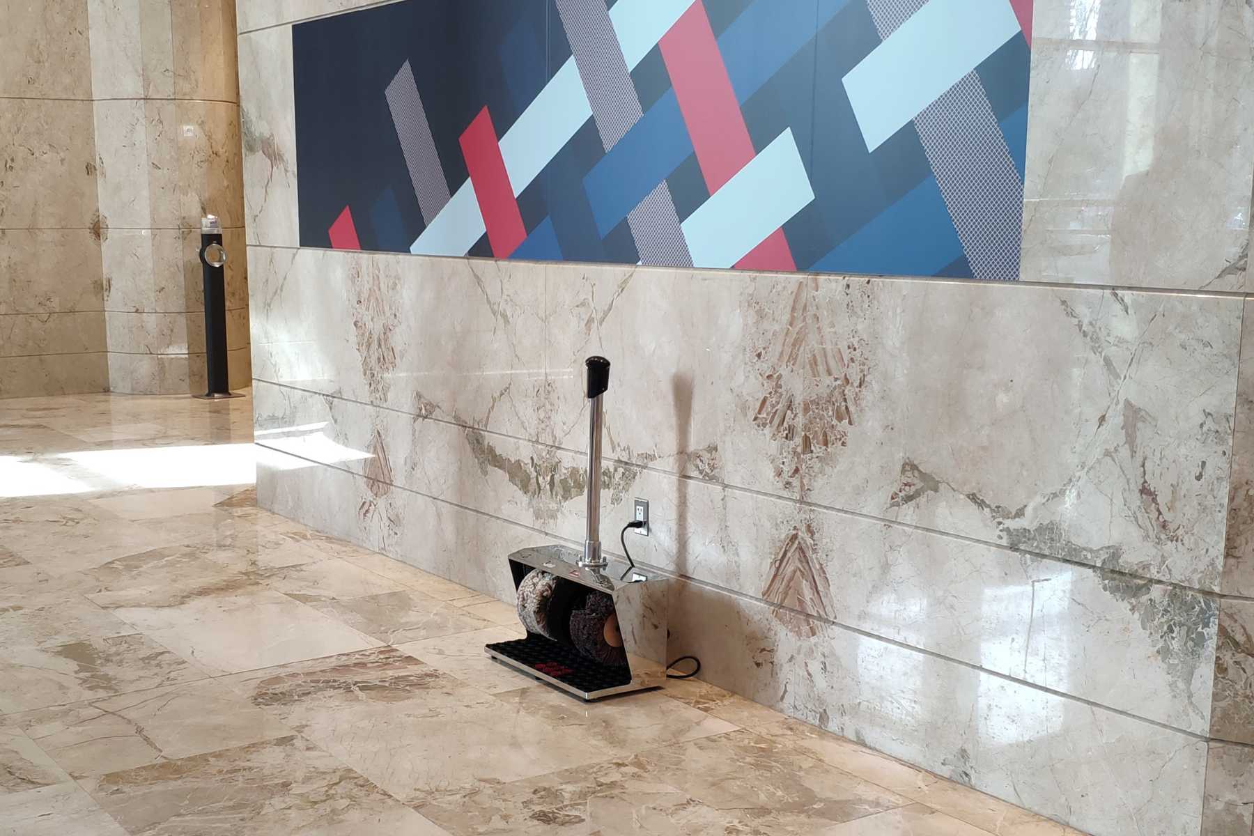 Shoe shine amenity for office buildings