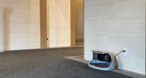 Shoe shine amenity for airports & transport
